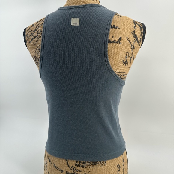 Vuori Plyo ribbed blue / green  tank in size large - Picture 6 of 8